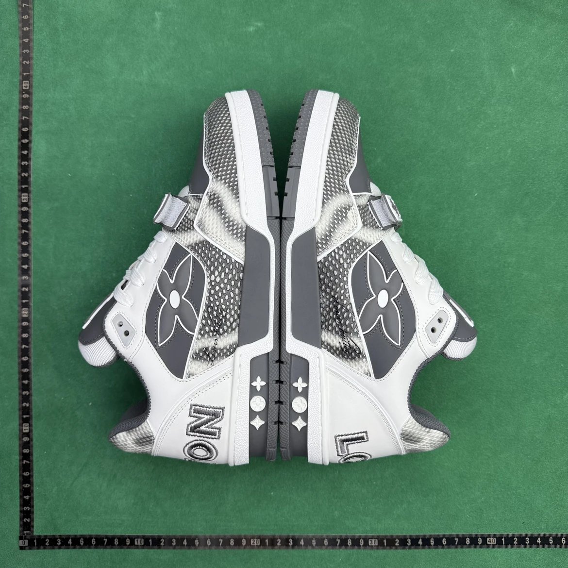 TT 3 Cow Leather & Snake-Patterned Velcro Low-Top Board Shoes