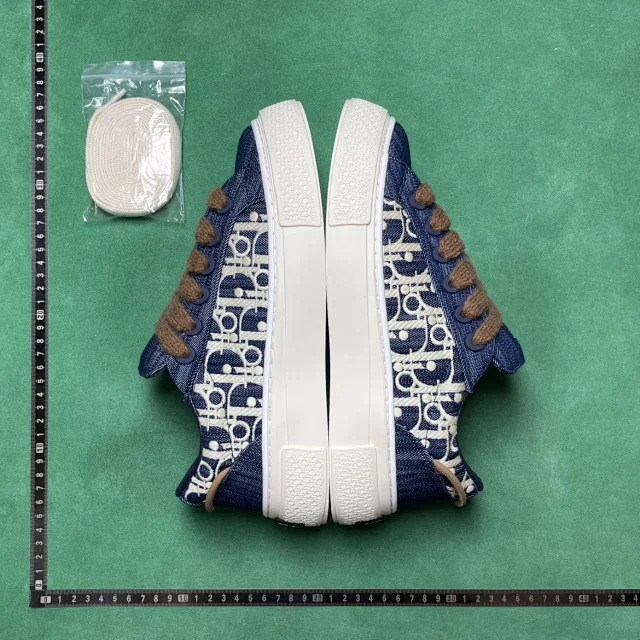 Dior Sneakers B33 Low-Top Lace-Up with Oblique Motif product detail image 38