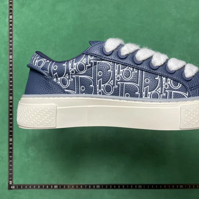 Dior Sneakers B33 Low-Top Lace-Up with Oblique Motif product detail image 17