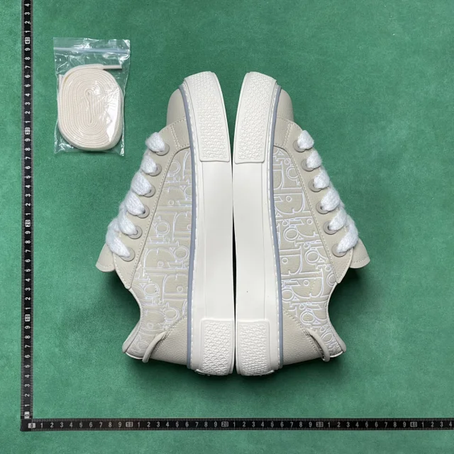 Dior Sneakers B33 Low-Top Lace-Up with Oblique Motif product detail image 28