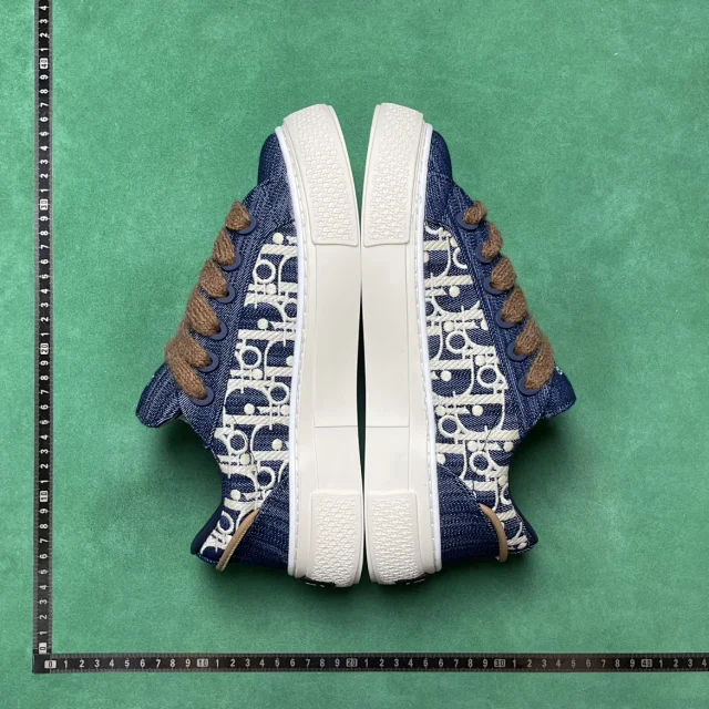 Dior Sneakers B33 Low-Top Lace-Up with Oblique Motif product detail image 40