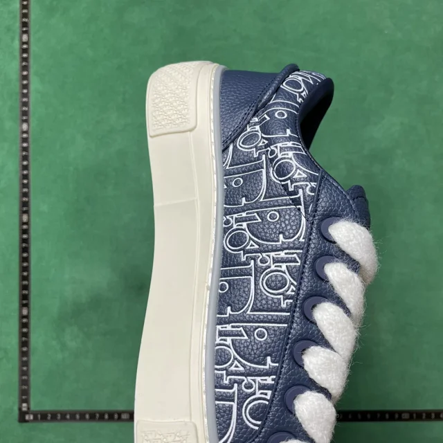 Dior Sneakers B33 Low-Top Lace-Up with Oblique Motif product detail image 16