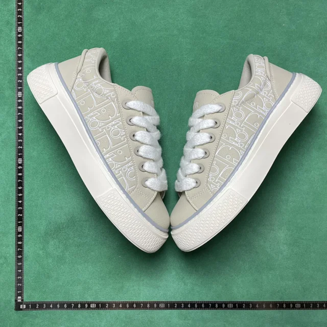 Dior Sneakers B33 Low-Top Lace-Up with Oblique Motif product detail image 31