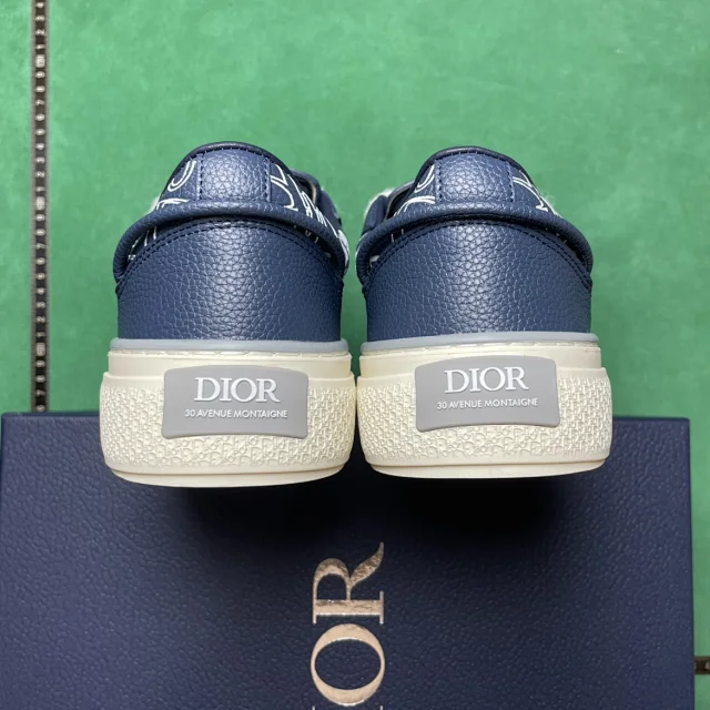 Dior Sneakers B33 Low-Top Lace-Up with Oblique Motif product detail image 9