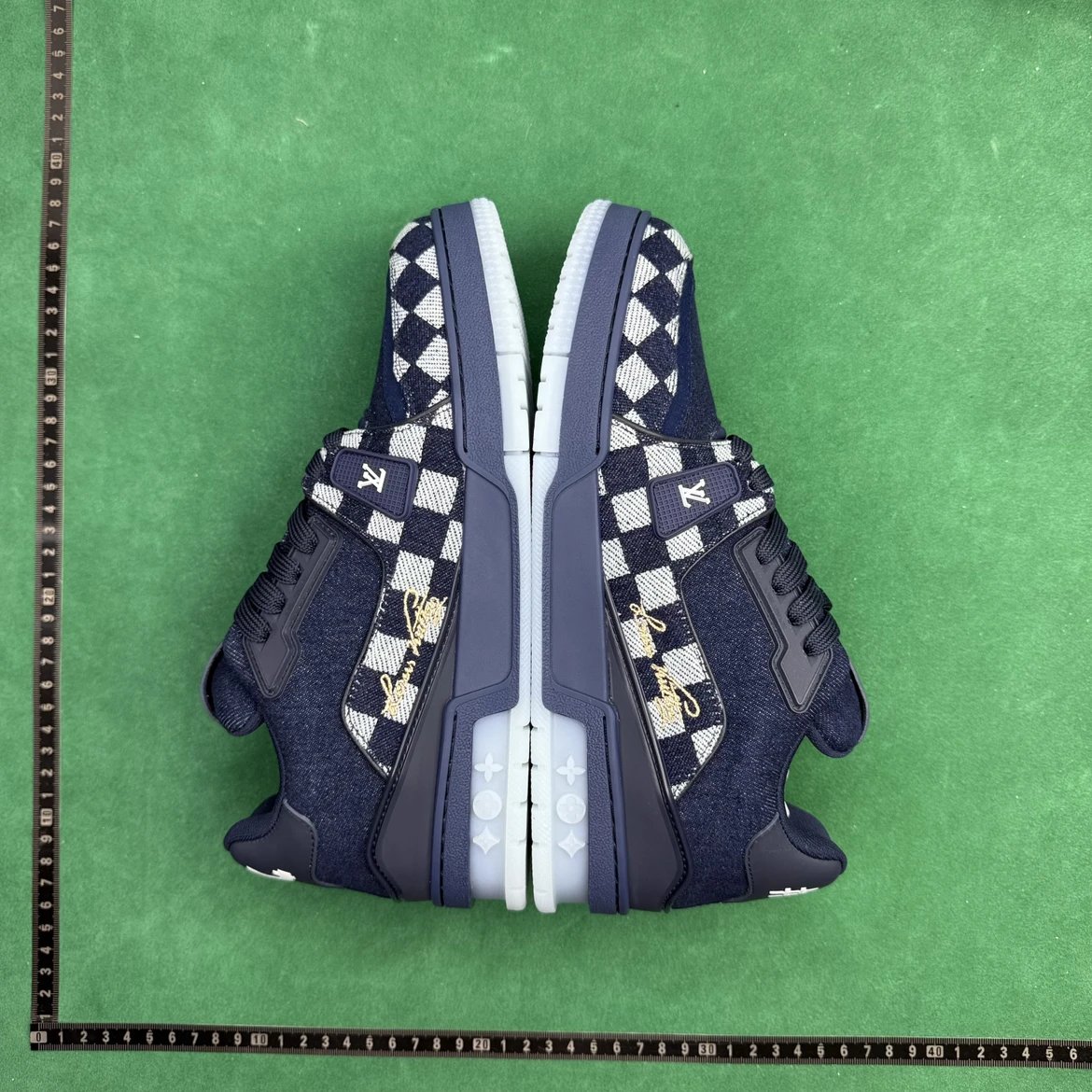 Louis Vuitton LV Trainer Sneakers-008654