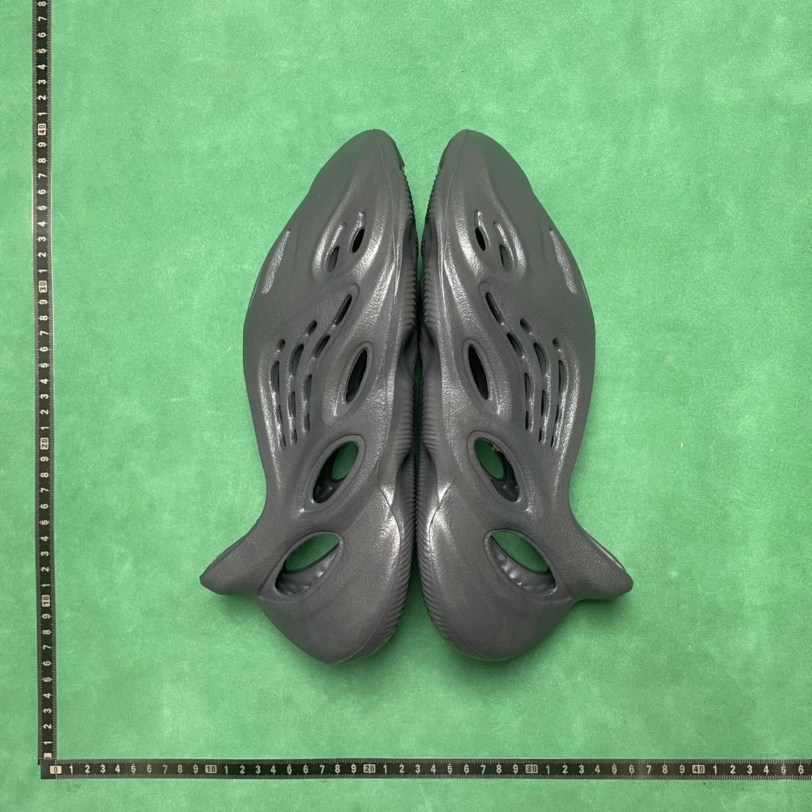 9LW COMFORTABLE VERSATILE NON-SLIP AND