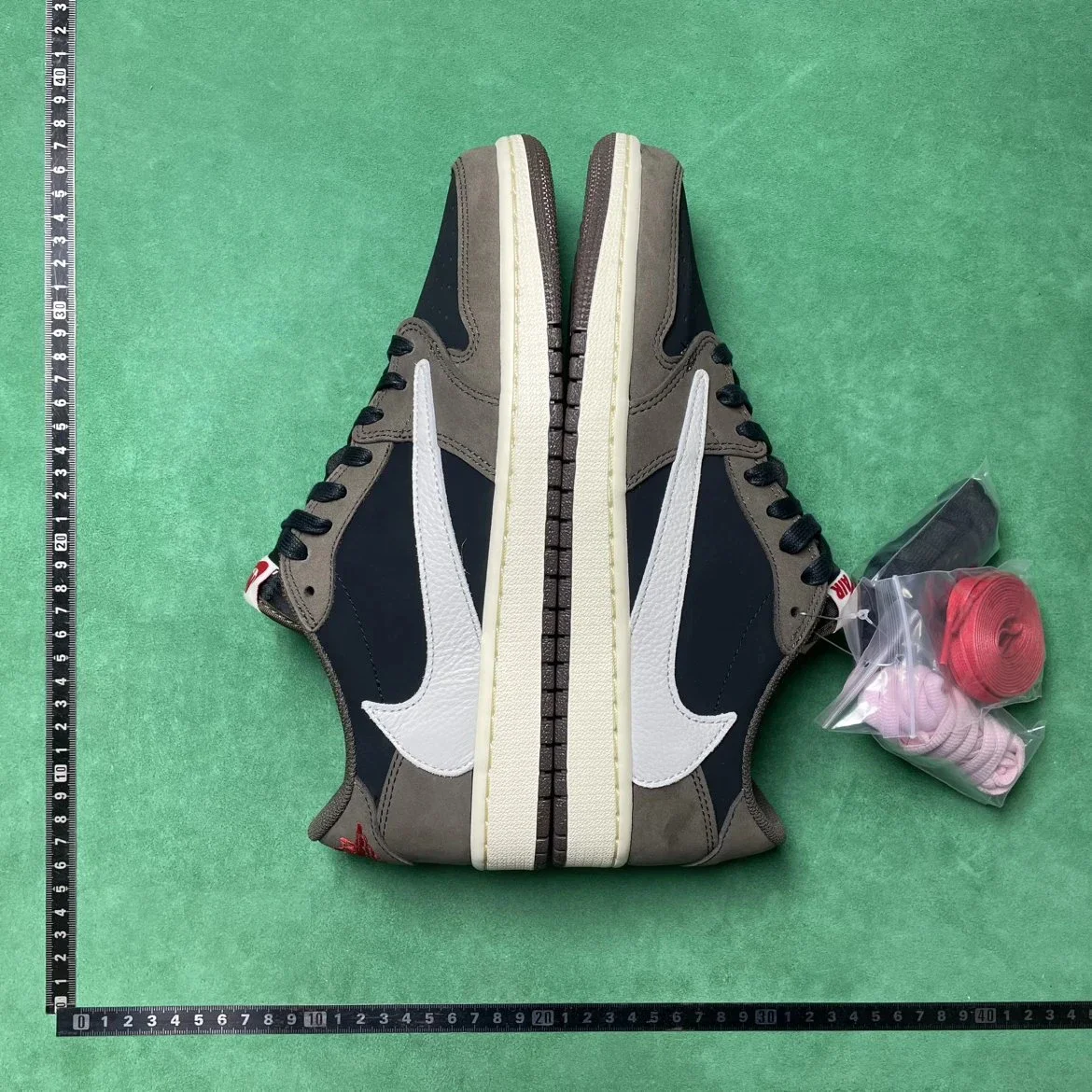 Travis Scott × Air Jordan 1 Low “Dark Mocha” Collaboration