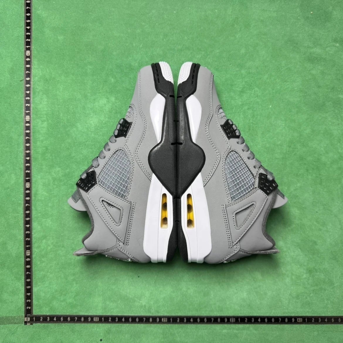 14 Grey Mouse Cool Grey 308497 007