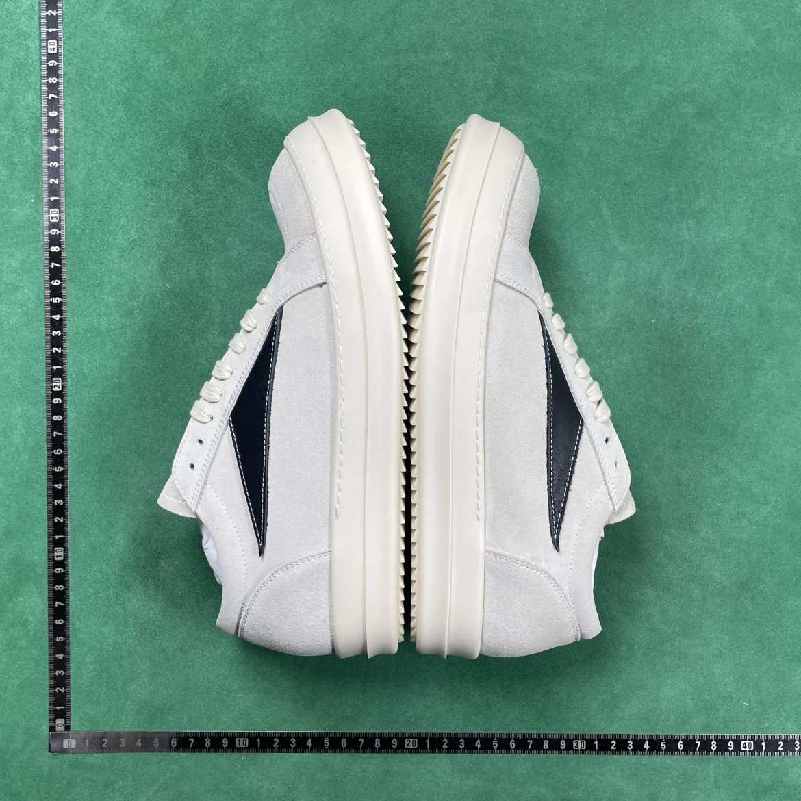 Nike Blazer Low Cream Suede Black Swoosh