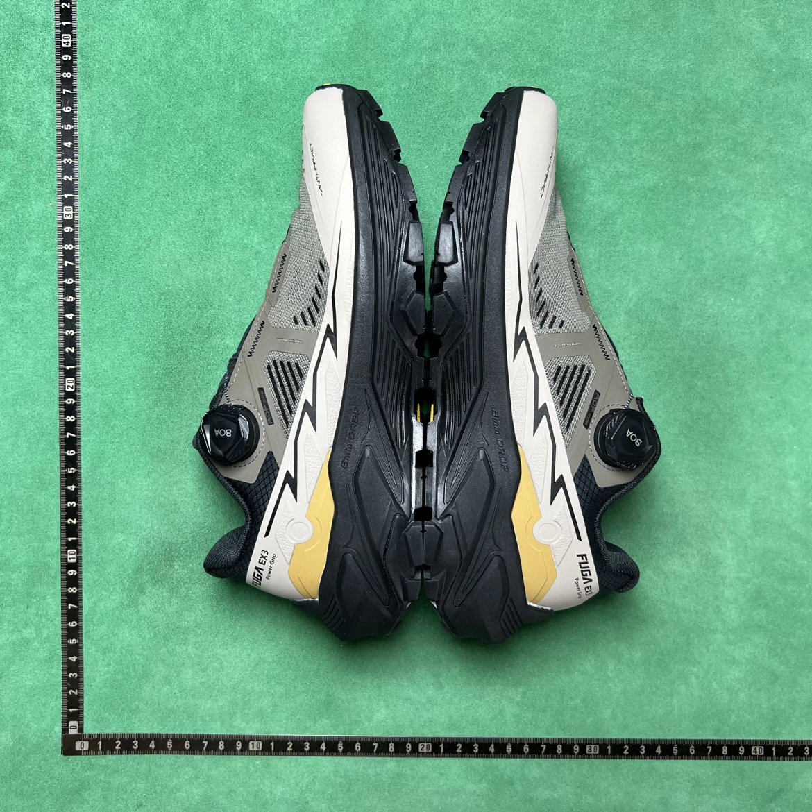 Hoka Speedgoat 5 Black / Gray Trail Running Shoes - 7