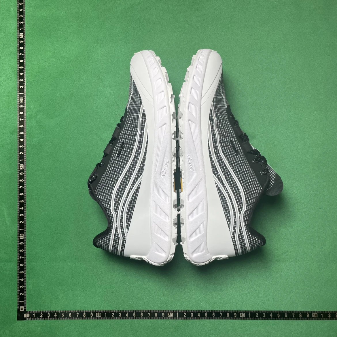 Nike Shox R4