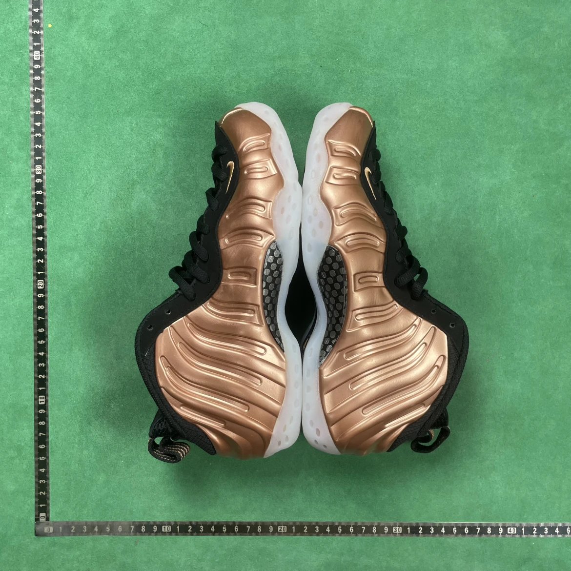 B8D Mid-Top Retro Basketball Shoes