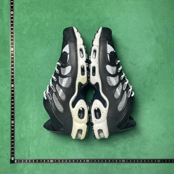 Nike Air Max Plus White Navy Speckled Sneakers - 4