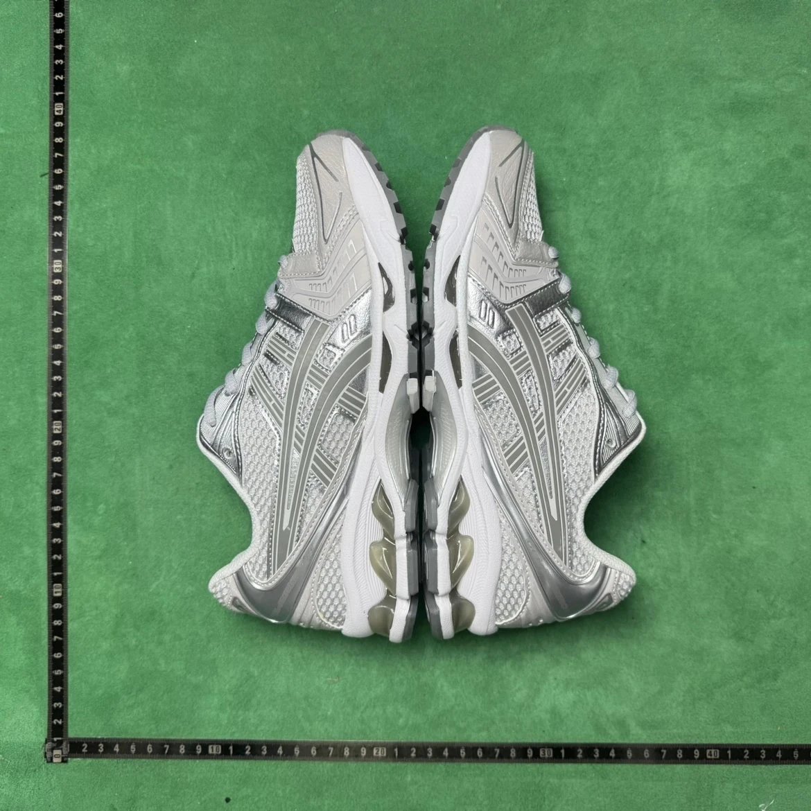 Size 10 Silver Gray AO56-021