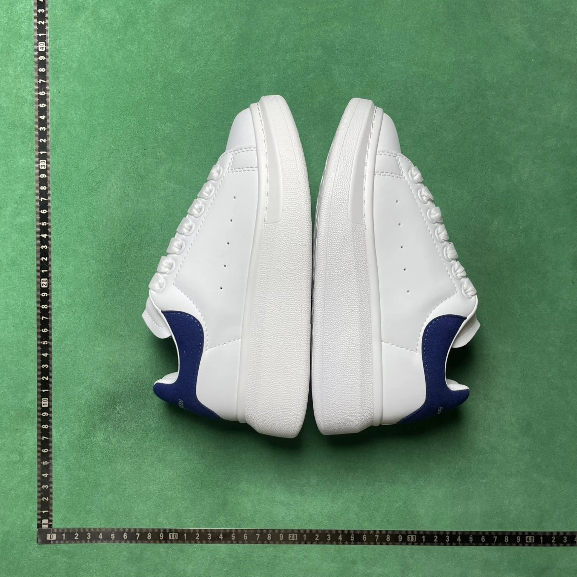 B0D Cow Leather Soft Comfortable Stylish Low-Top Board Shoes