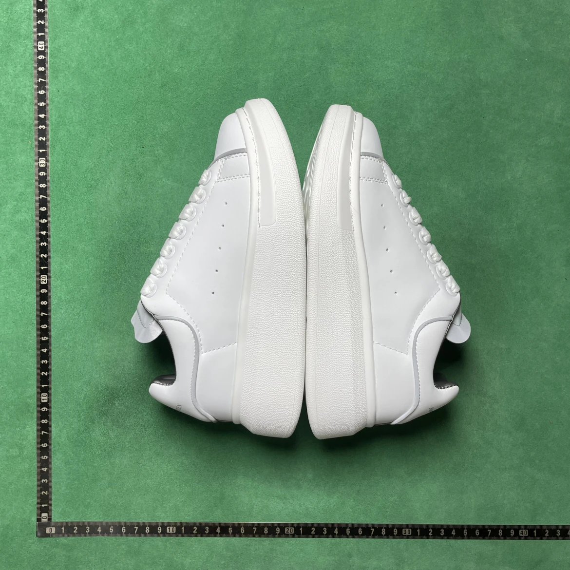 B0D Cow Leather Soft Comfortable Stylish Low-Top Board Shoes