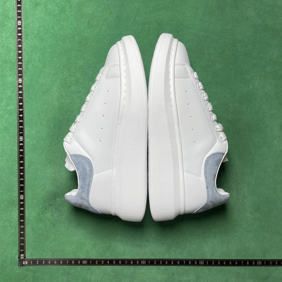 B0D Cow Leather Soft Comfortable Stylish Low-Top Board Shoes