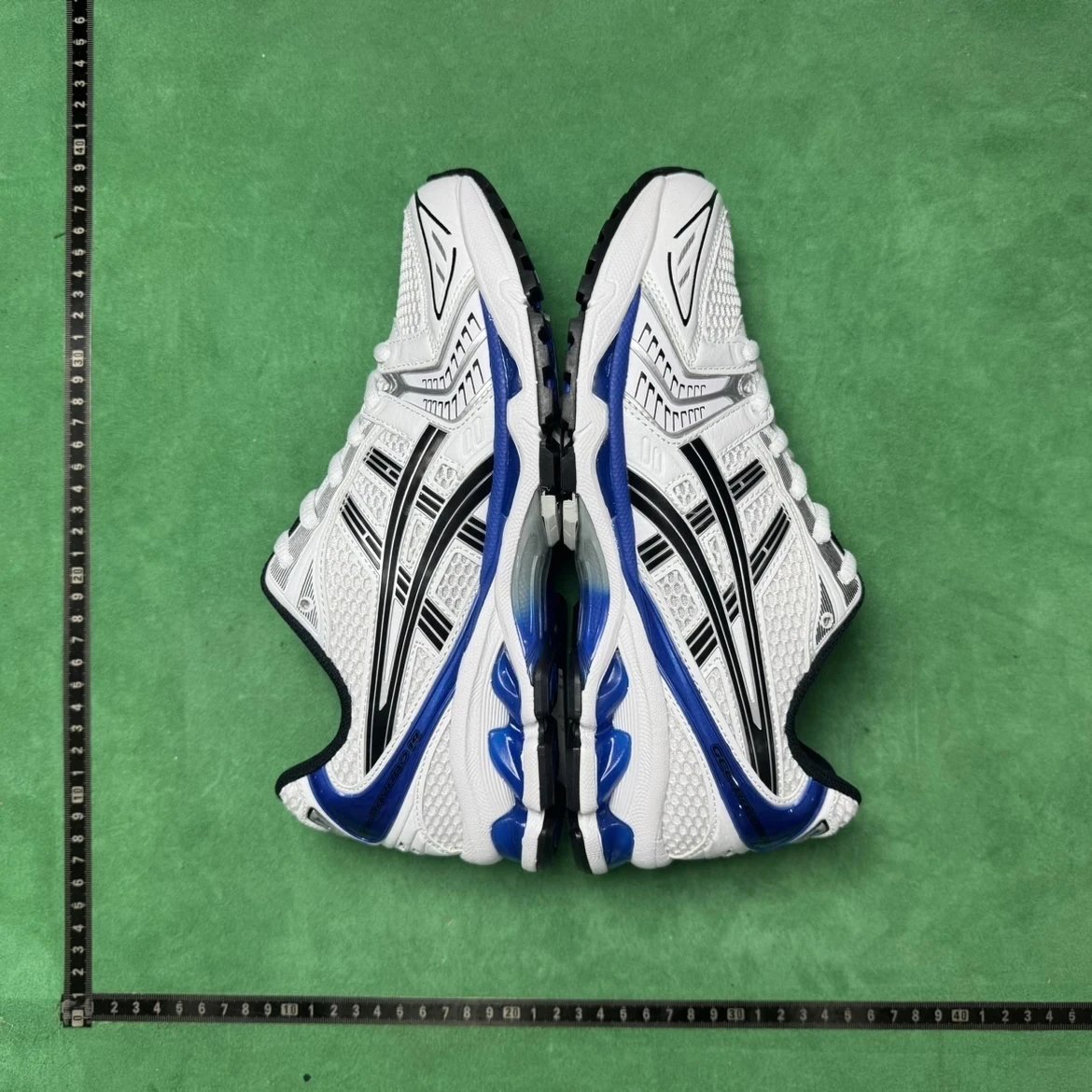 Size 8 White Blue AO19-101