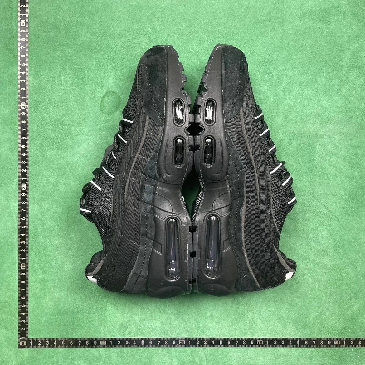 No. 1 Black CU8406 001