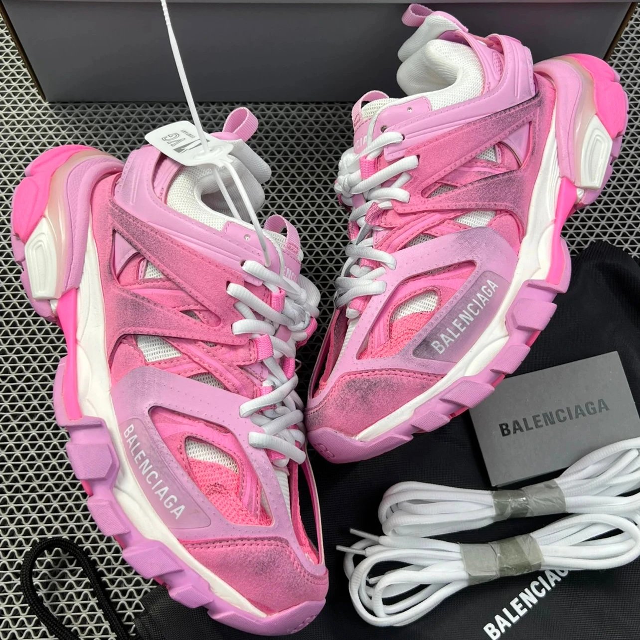 Pink/White