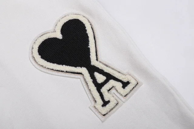 AMI Paris Shorts Drawstring with de Cœur heart patch product detail image 21