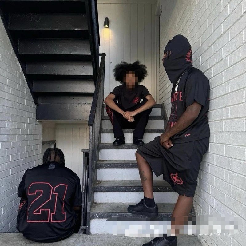 Corteiz Raglan Long-Sleeve T-Shirt White/Black - 19