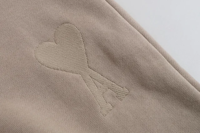 AMI Paris Shorts Drawstring with de Cœur heart patch product detail image 24