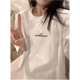 thumbnail for Basic inverted logo ＃【Special offer】High quality Ma Ji La inverted letter embroidered short-sleeved T-shirt for men and women