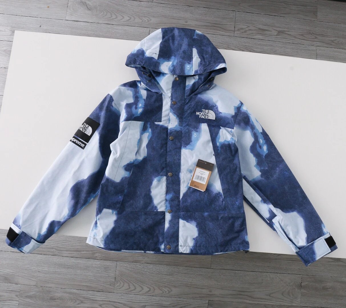 Supreme x the north face Windbreaker Bleached Denim Print Mountain Jacket