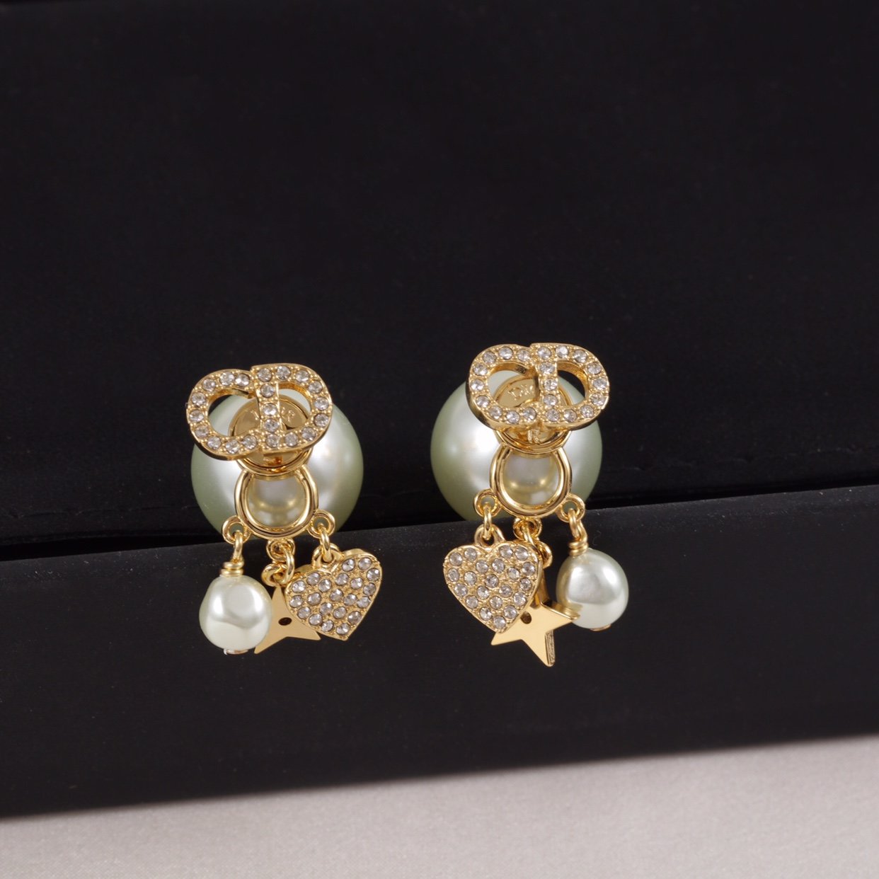 recommend 【D】 Home 2020 Autumn New Product Fashion socialite rhinestone CD letter pearl earrings