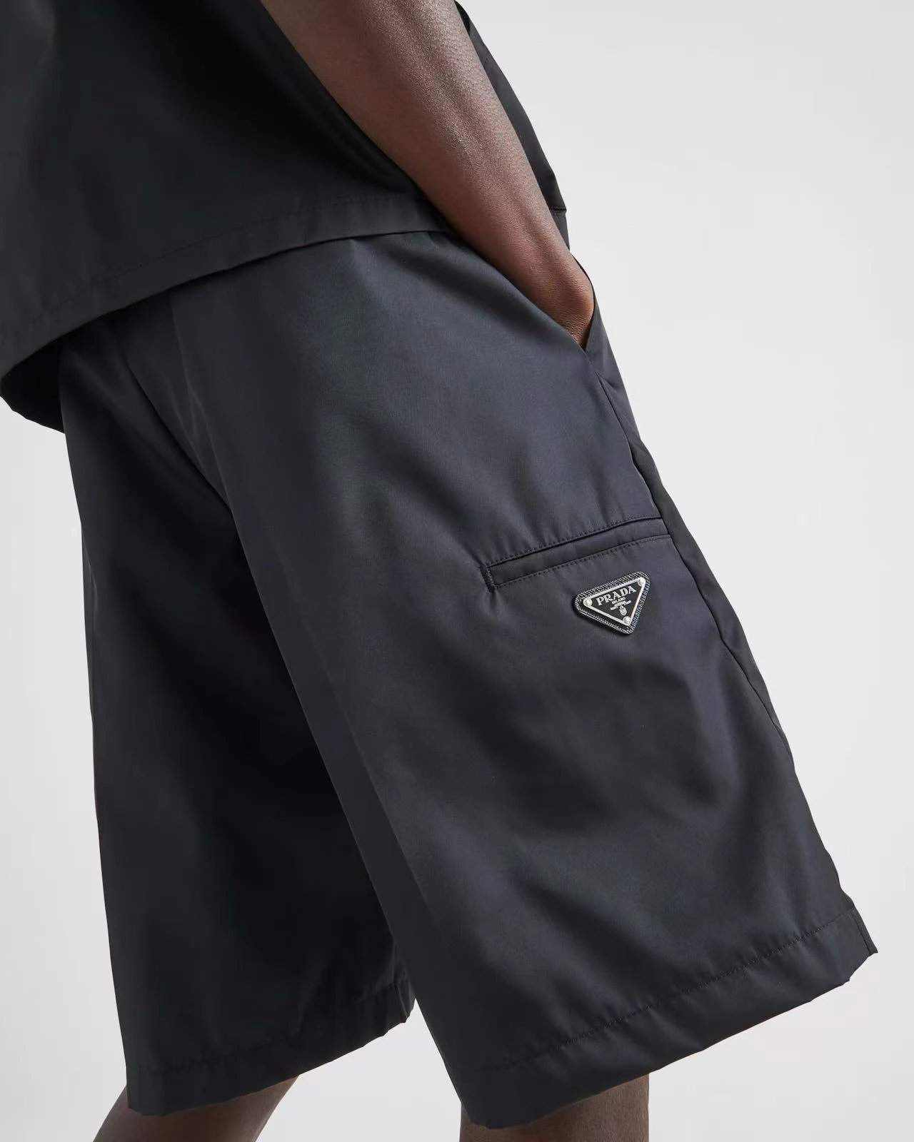 Shihui Apparel - Nylon Loose-Fit Men's Casual Shorts, Cargo Pants with Embroidered Pattern, Relaxed Wide-Leg Men's Casual Shorts, Workwear Pants