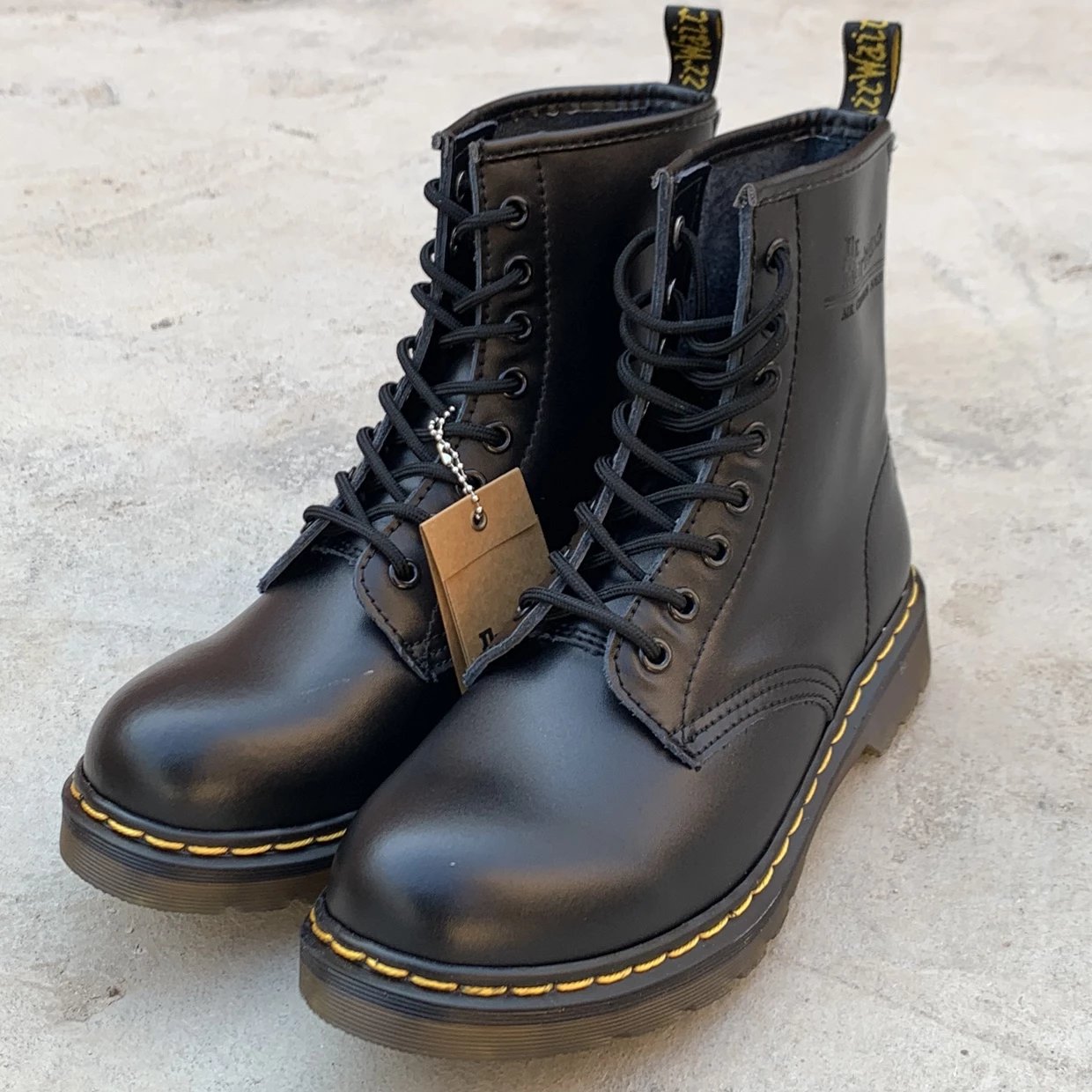 Value Edition Dr. Martens Classic 8-Eye 1460 Genuine Leather Hand-Stitched Welt Unisex Sizes Boots
