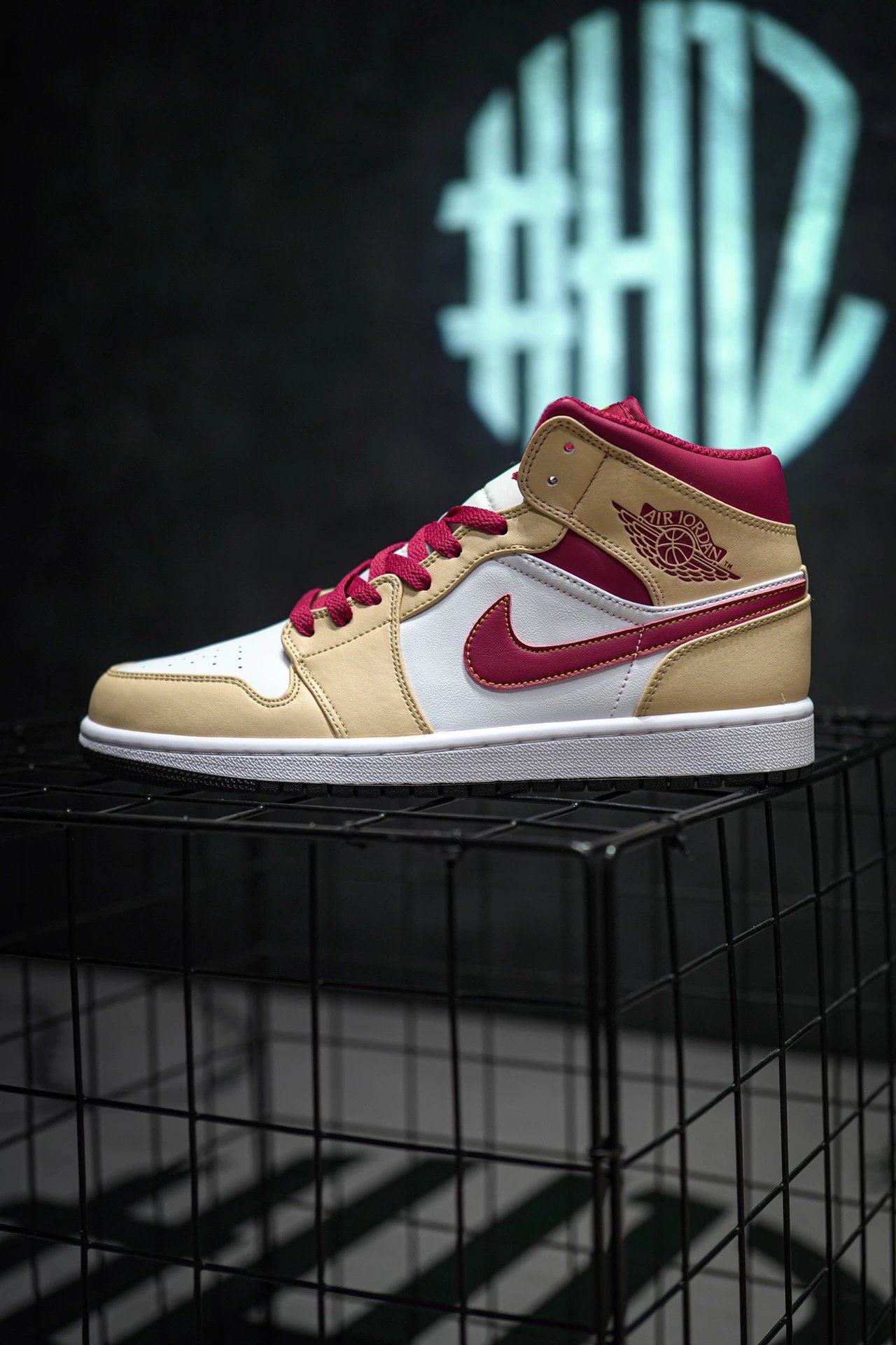 【公司级 Air Jordan 1 Mid 米红】