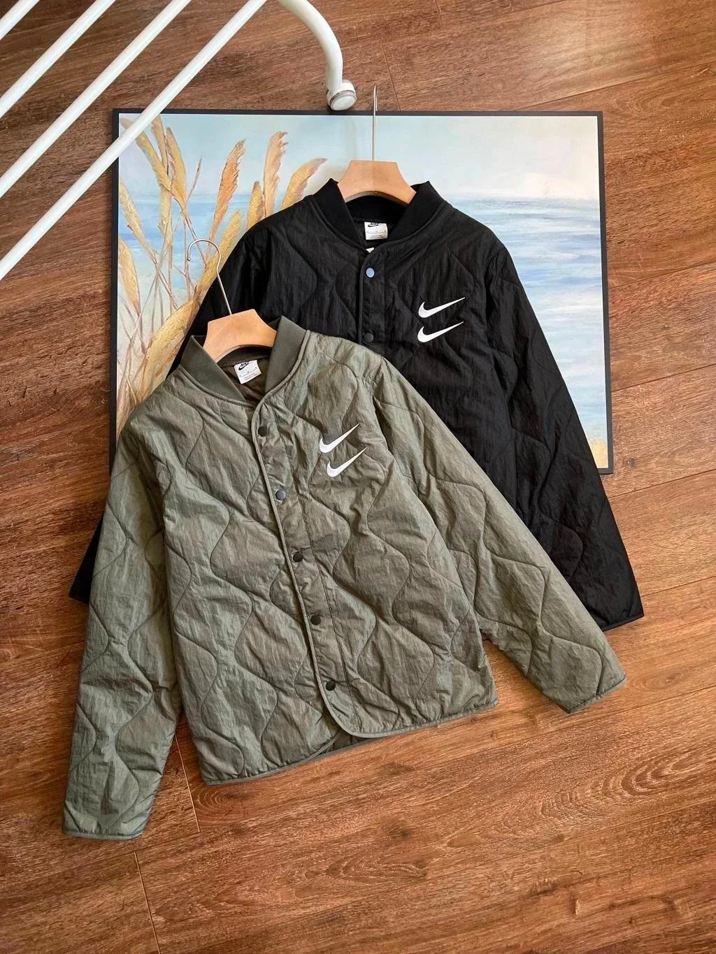 耐克刺绣双钩薄款棉服外套专柜爆款王一博同款nike swoosh薄棉绗 耐克刺绣双钩薄款棉服外套专柜爆款王一博同款nike swoosh薄棉绗