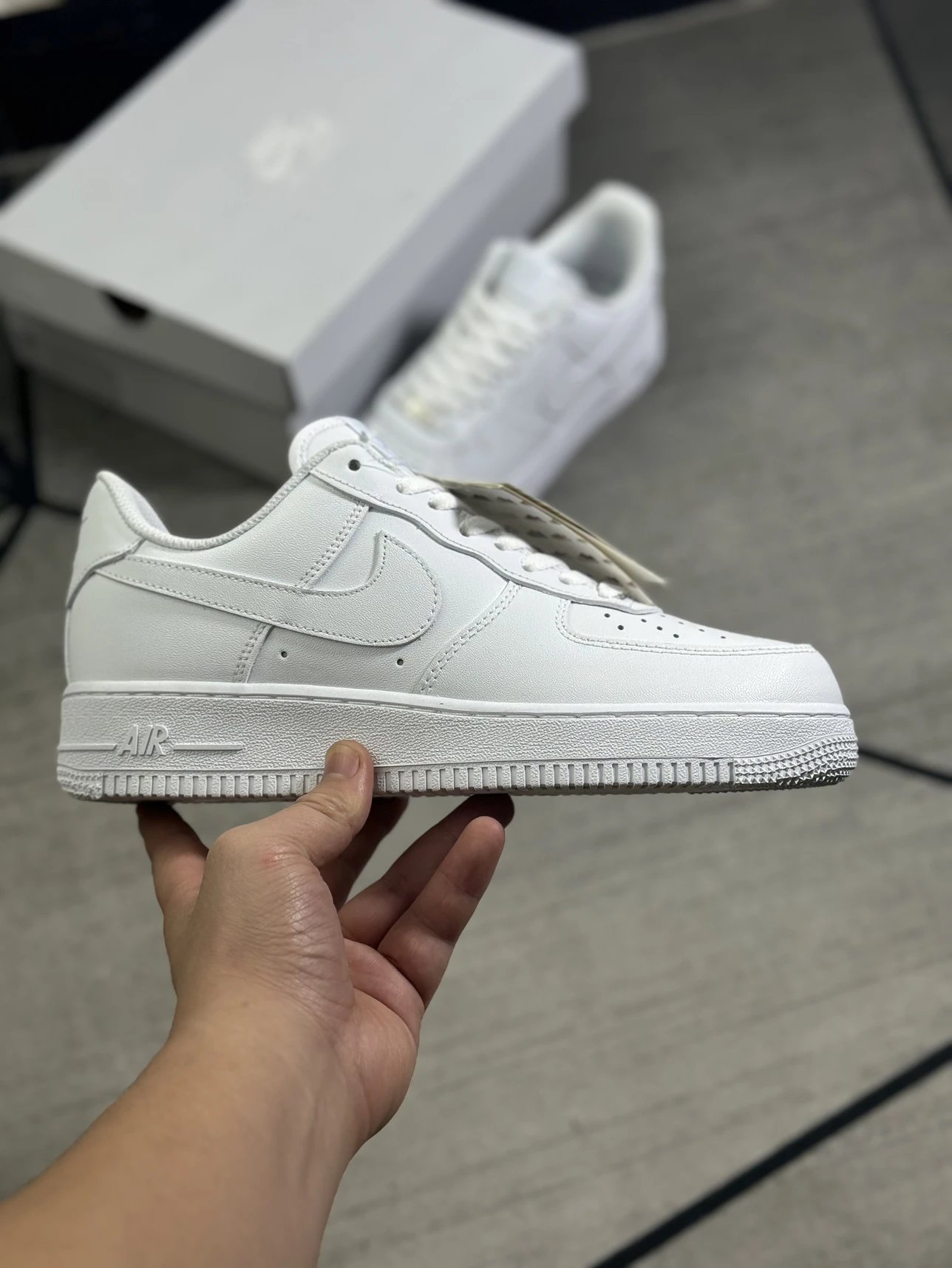 [benefits, new link, long-term supply, factory special price] pure original no. 1 af1 low-top white shoes, all white, thick-cut leather upper, insole adhesive, midsole president, brand new original box, factory cashed out