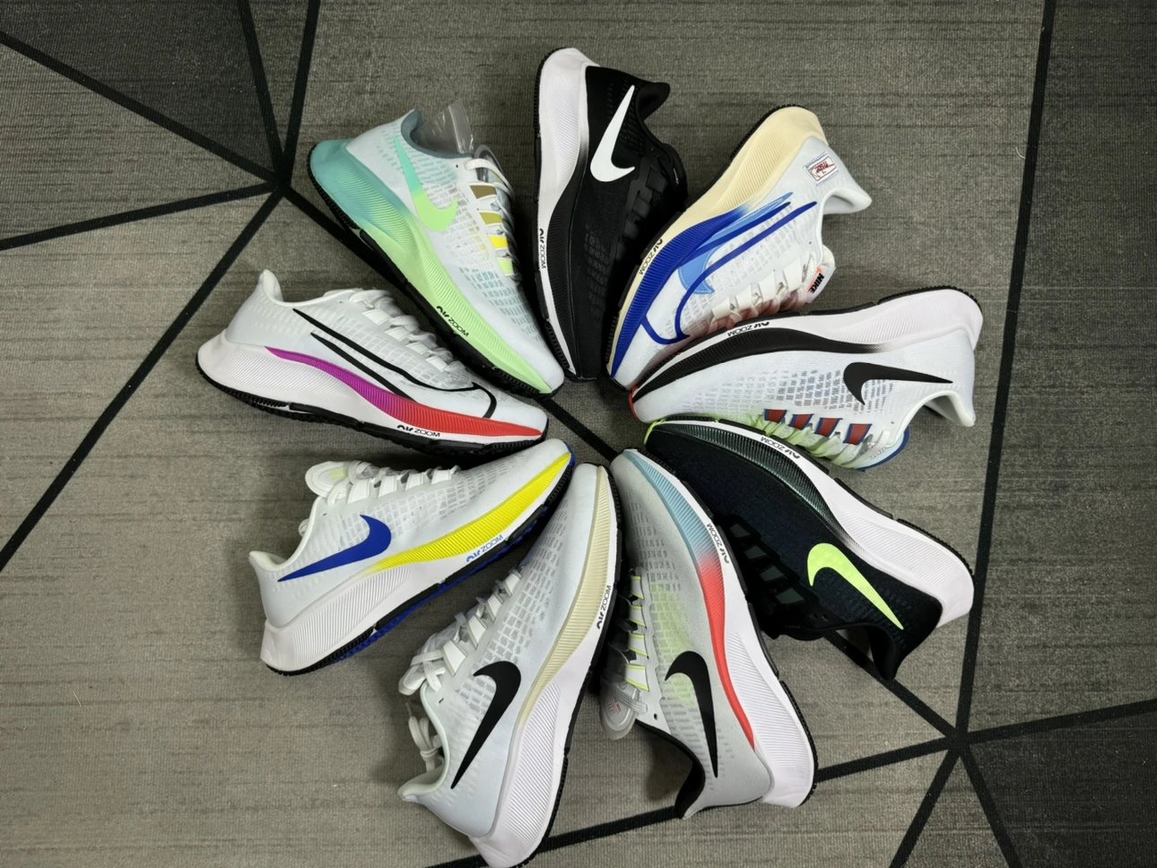 Moon 37 Running Shoe
