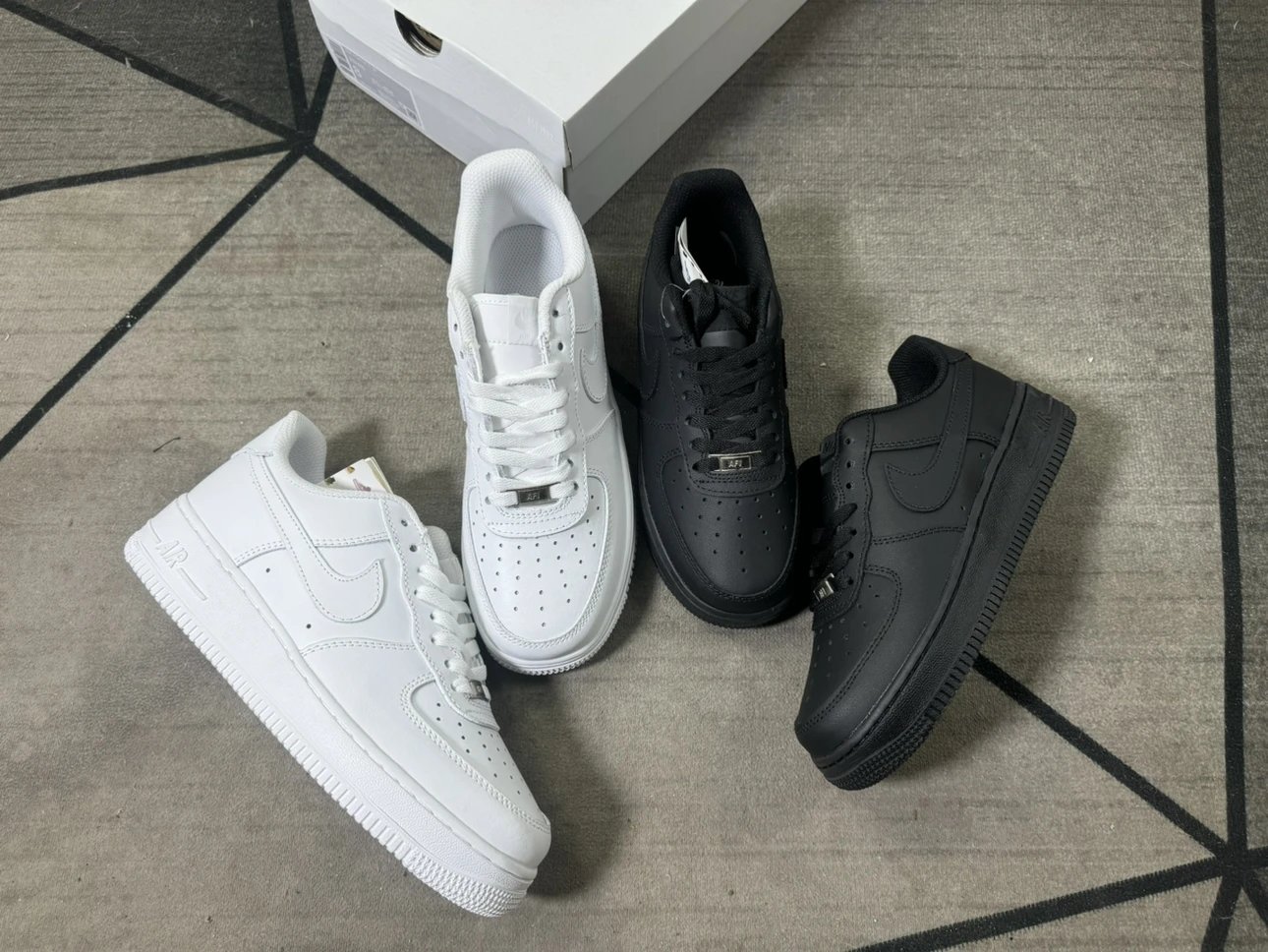【 New factory ships full size supply of black and white double sha without card collection 】 Air Force One AF1 low top board shoes, casual shoes, couple's shoes, men's and women's shoes, white shoes