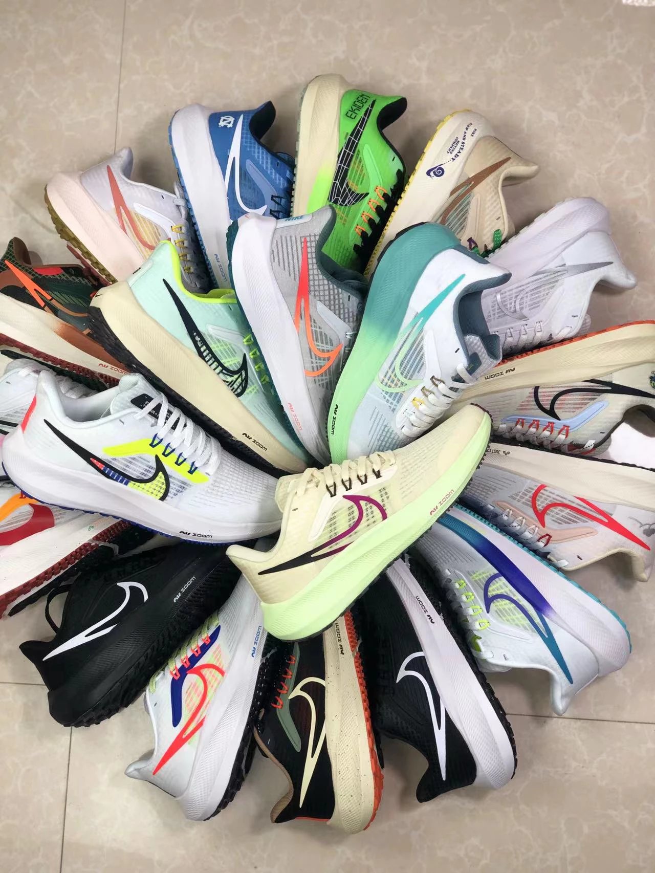 Moon 39 Running Shoe