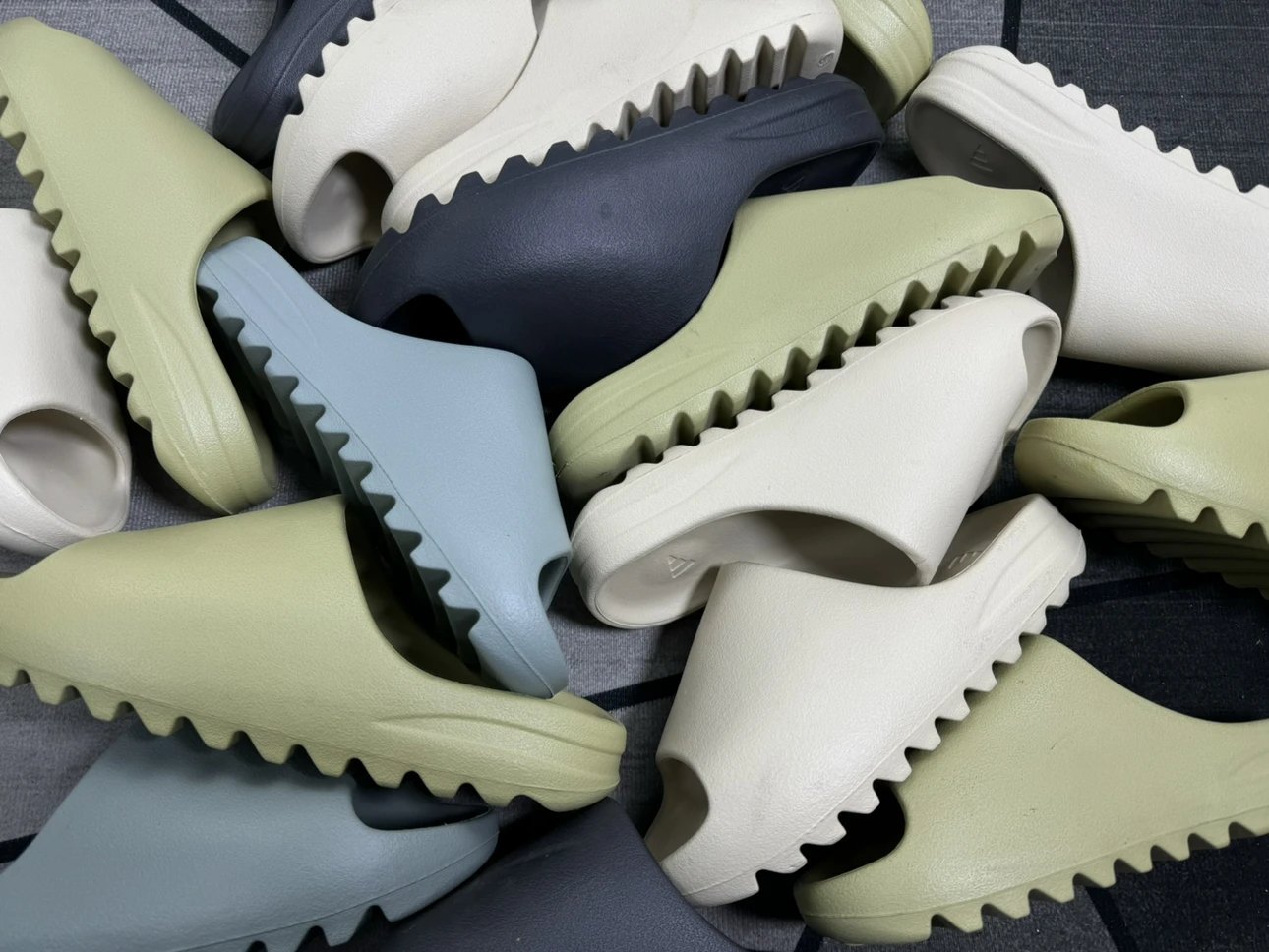 纯元版本 搓衣板拖鞋全鞋盒 yz Slide 潮流 极简拖鞋 椰子拖鞋 情侣款 沙滩鞋 一脚蹬 带钢印