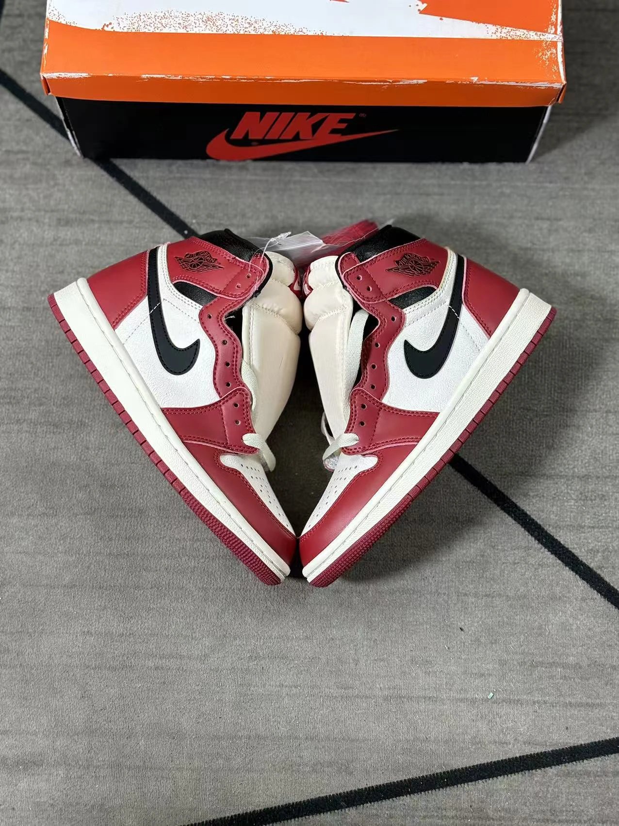 Factory Direct Deal XC-Head Assembly High-Quality Replica Air Jordan 1 AJ1 Retro Hi High-Top Basketball Shoes with Poron Insole and Backing Adhesive, Brand New in Original Box, Unisex Casual Lifestyle, Chicago 2.0