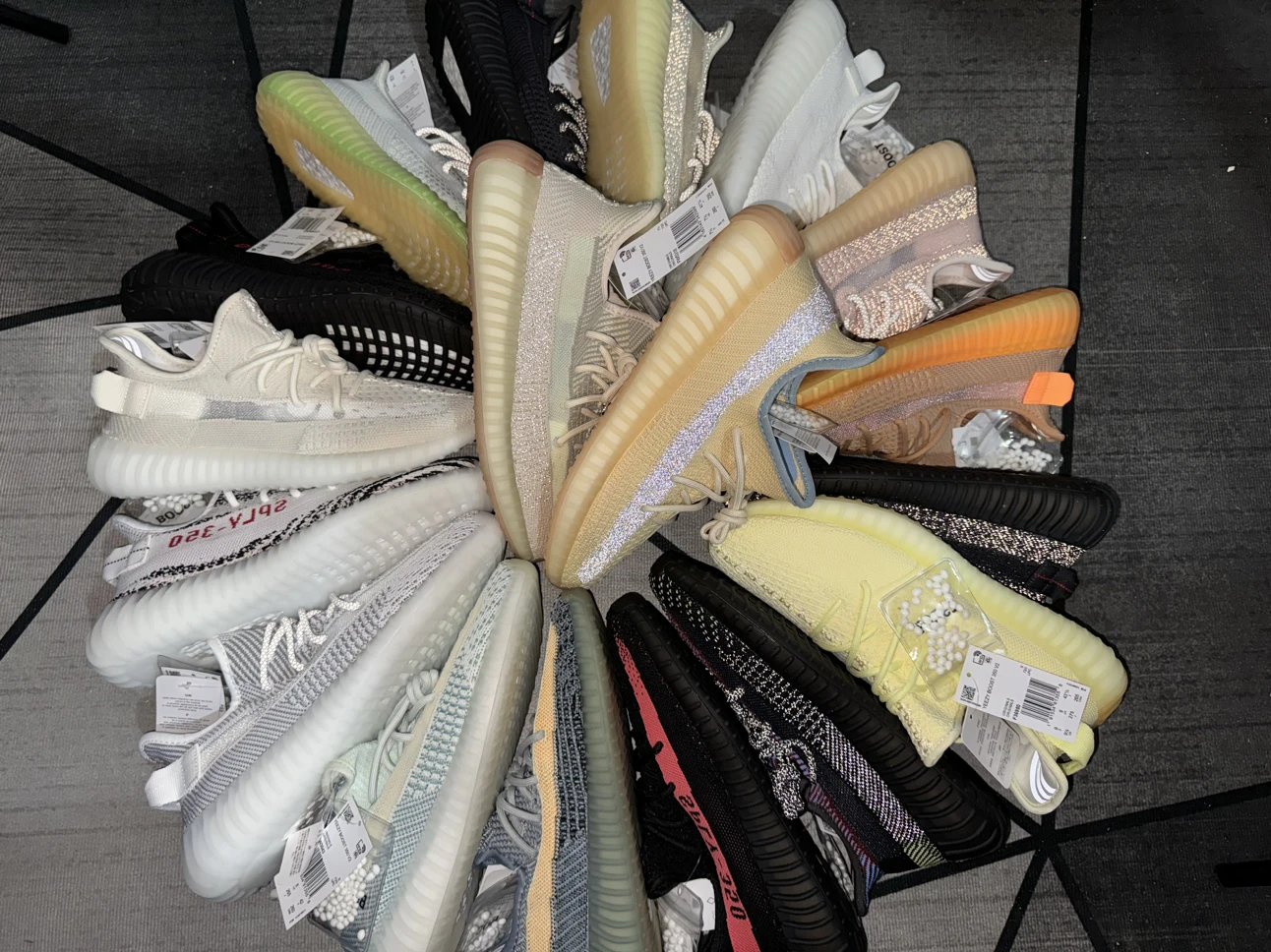 [Final Sale, Clearance - New Top Tier Arrival, Du's Pure Original BASF Granules] Yeezy 350 Boost, Real Boost Granules, Soft & Bouncy, Ultimate Comfort, Couples Sneakers, Limited Stock