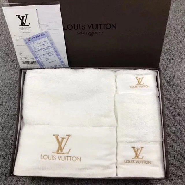 Louis Vuitton Logo Bath Towel Set (Set of 3) White