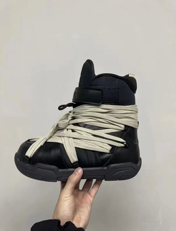 (In stock) Clearance ro moncler lace-up boots Moncler co-branded snow boots crazy lace-up shoes In stock Owned with a friend In stock! The spot! Only exchange size