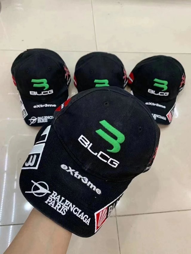 Balenciaga baseball cap: seller detail photo 3