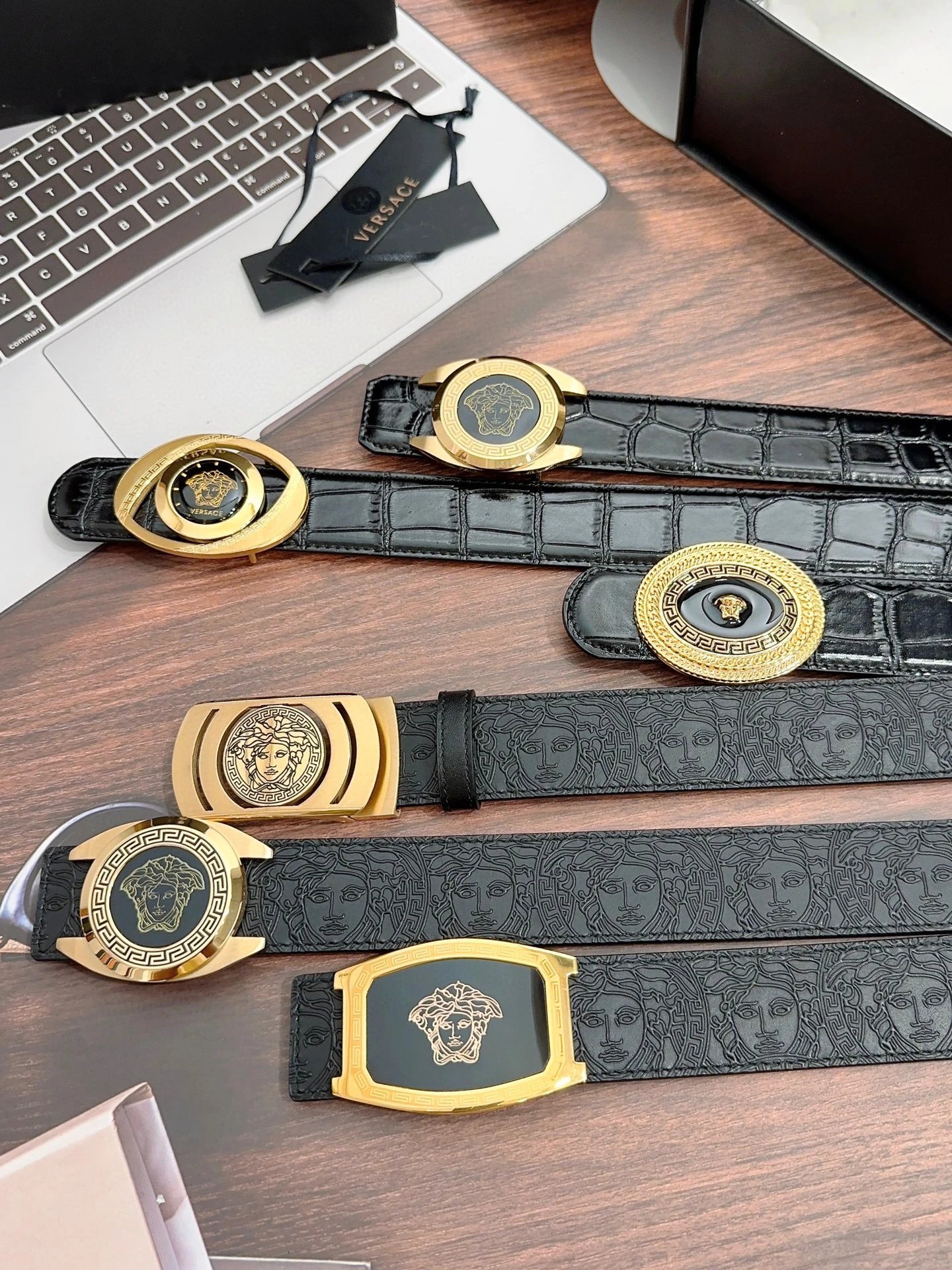 Medusa Men's Leather Belt - Business Casual