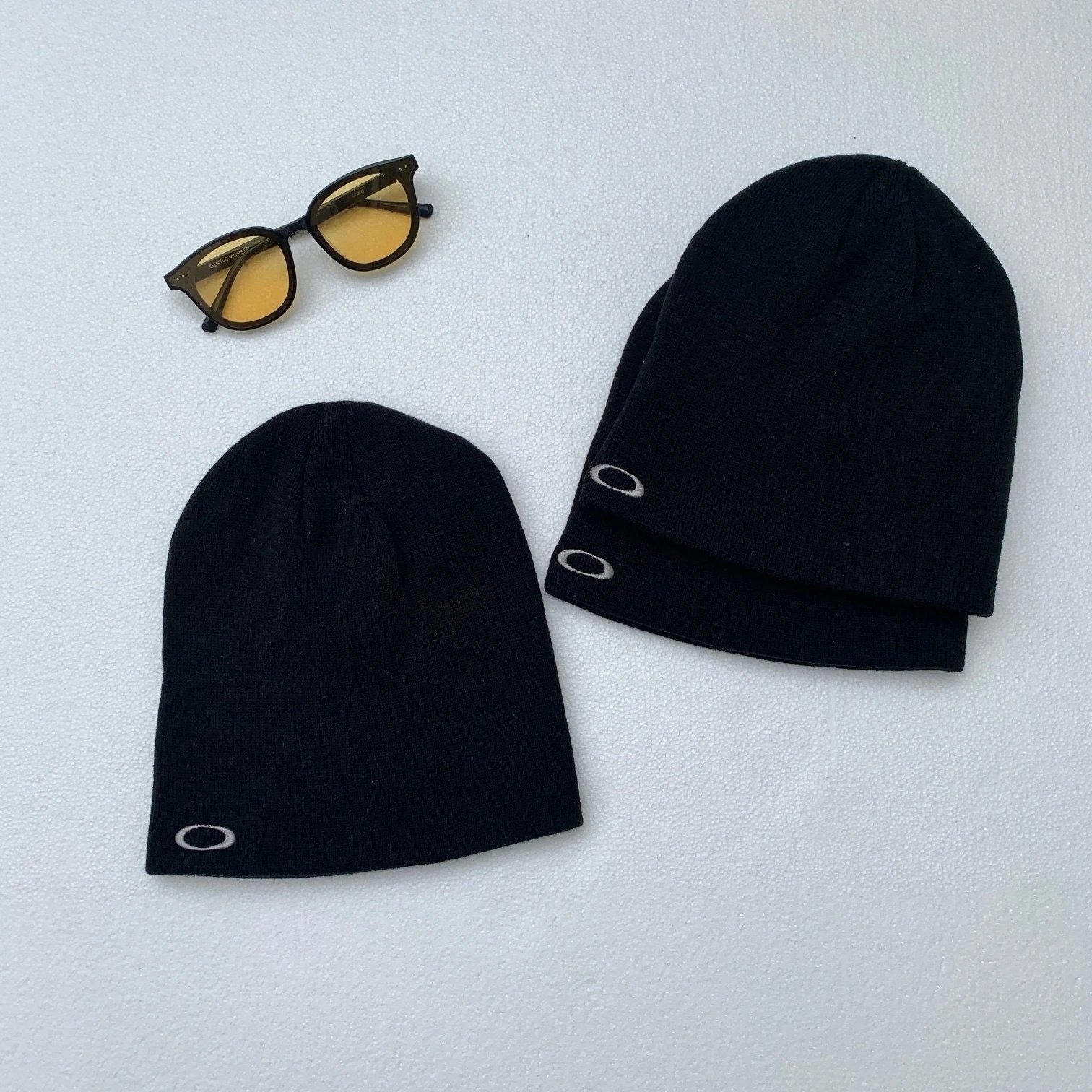 Black (Knit Hat)