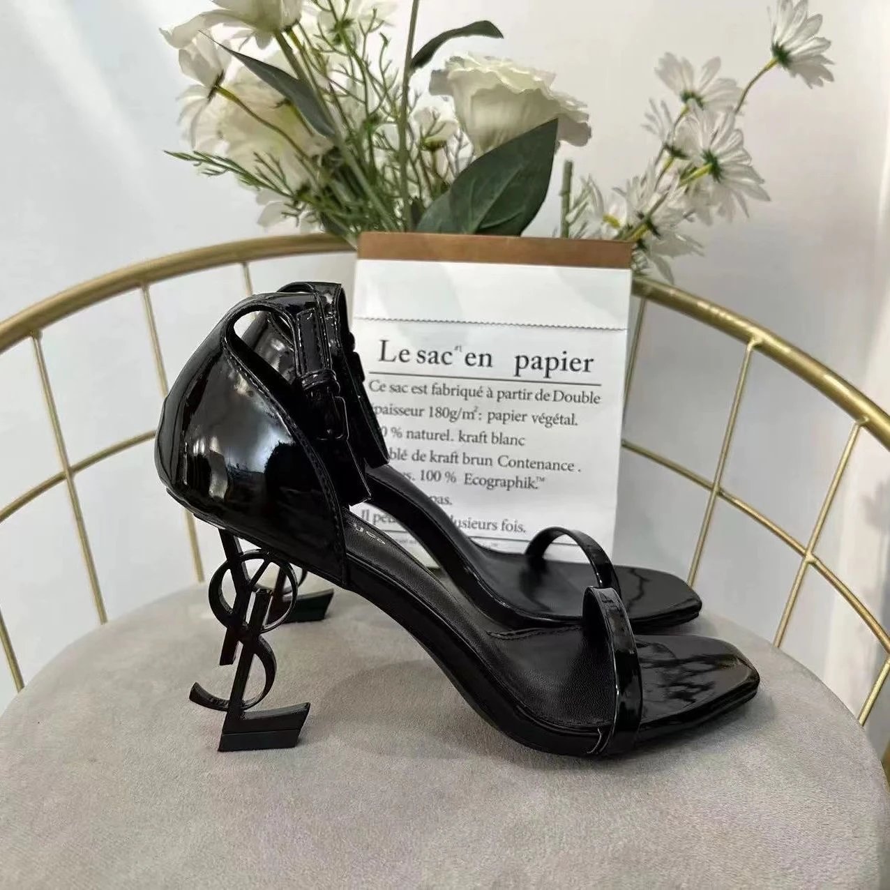 Saint Laurent Cassandra