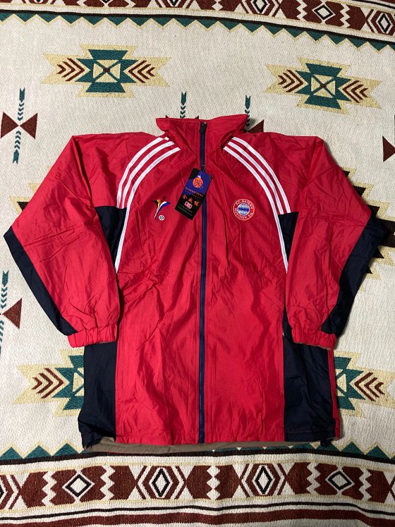 Vintage 80s Double-Sided Fleece-Lined Soccer Training Windbreaker Jacket, Final Sale No Returns - Chest 126cm, Length 76cm, Shoulder to Sleeve 76cm
