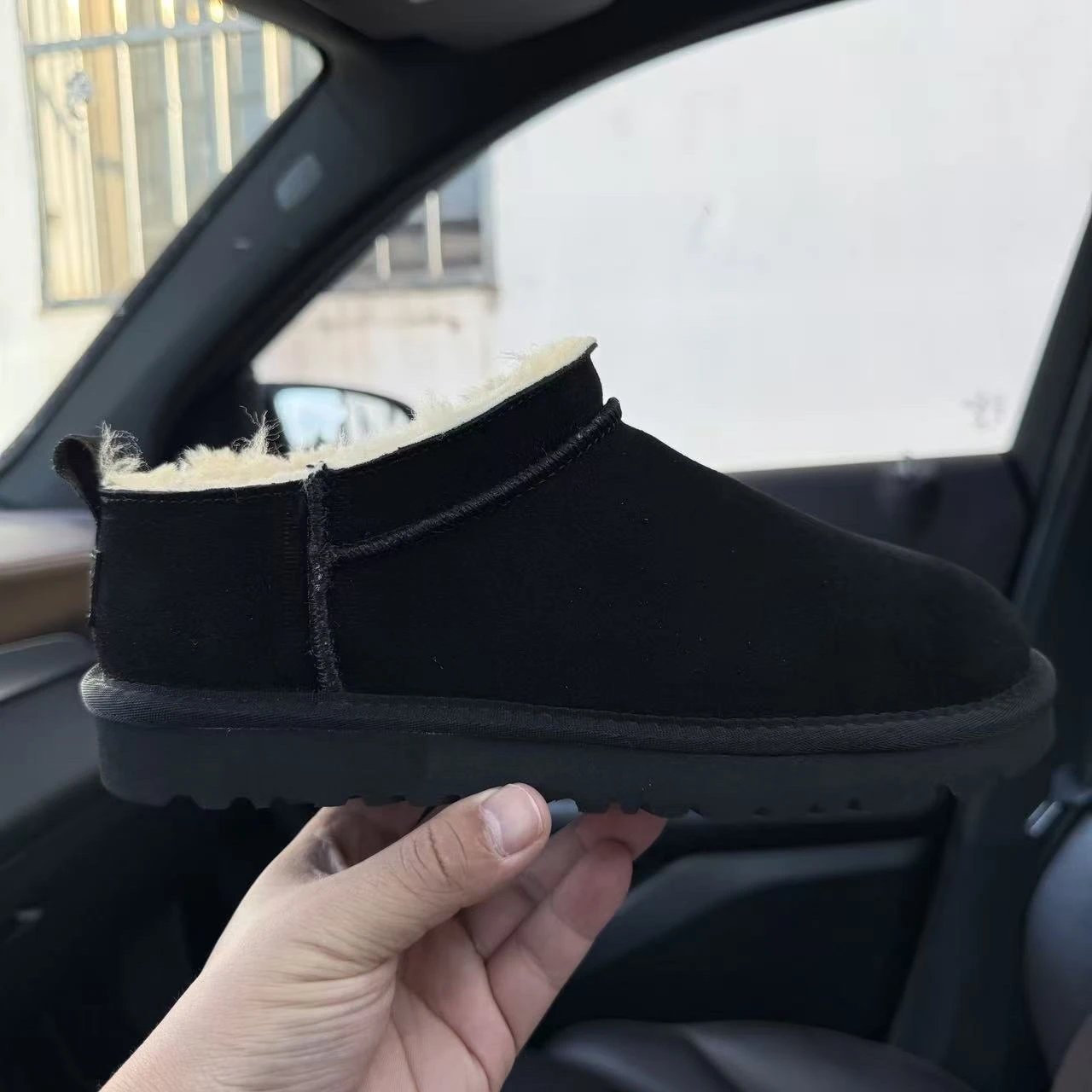 Ultra Mini Black