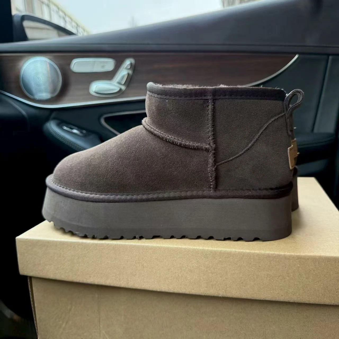 Snow Boots Chocolate Platform